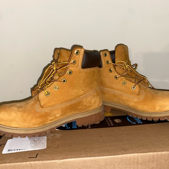 Boots - Picture 6 of 7